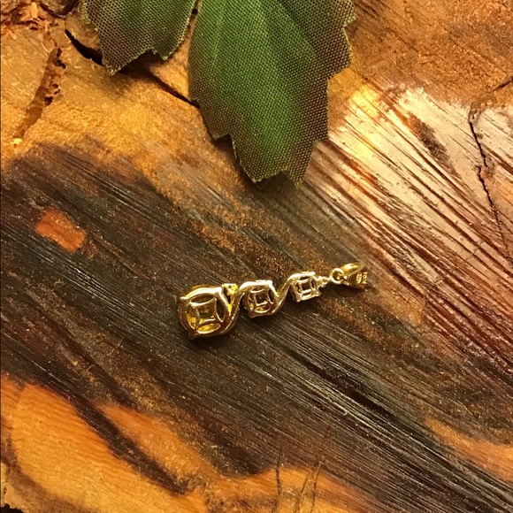 10KT gold Citrine and Diamond Pendant - Picture 2 of 3